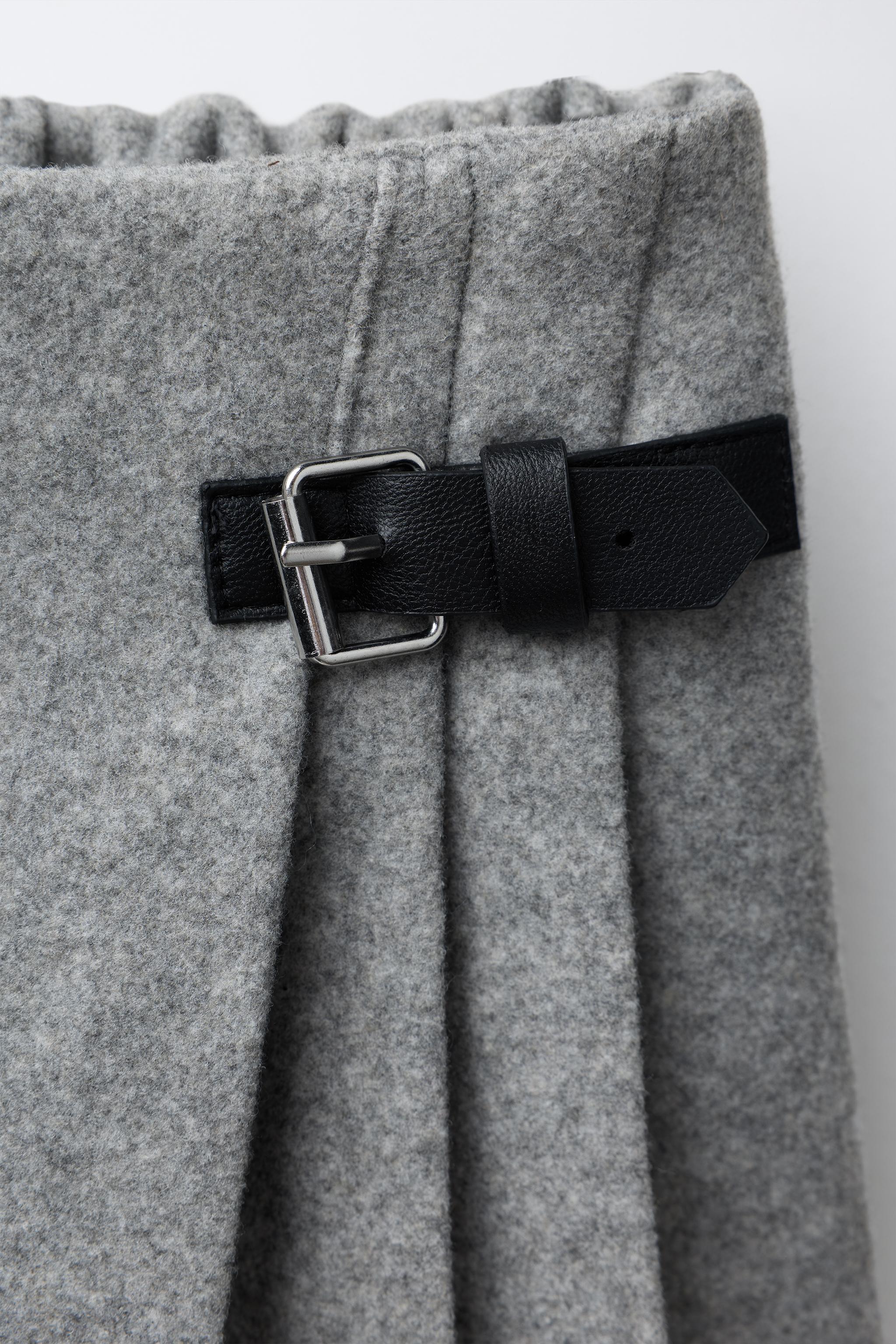 JUPE-SHORT À BOUCLE